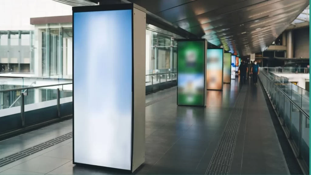 Digital Signage at a bus stop