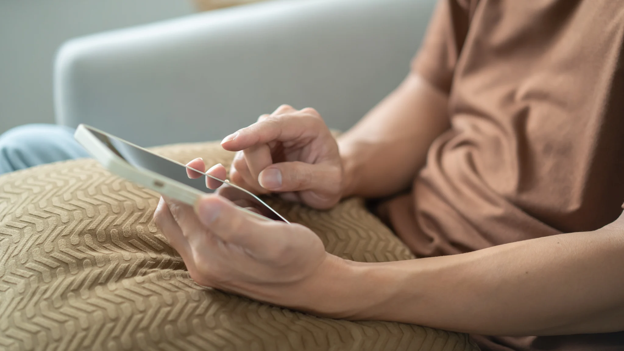 SMS vs Email for Patient Comms in Healthcare